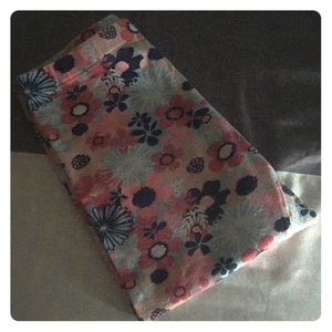 Girls knee length leggings.